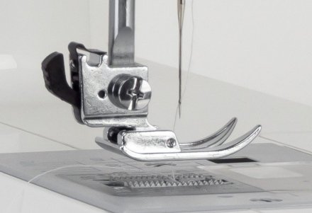 Schnellwechsel des Nähfußes an der JANOME 230 DC