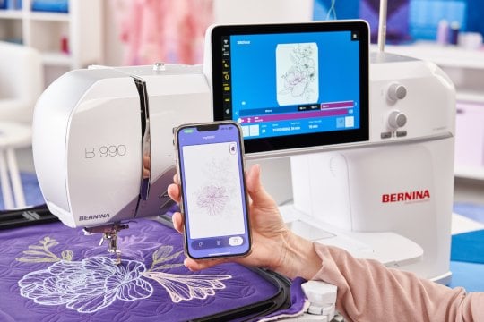 BERNINA 990 Schriftzug personalisieren
