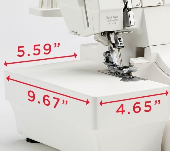 Großer Arbeitsbereich Janome AT2000D