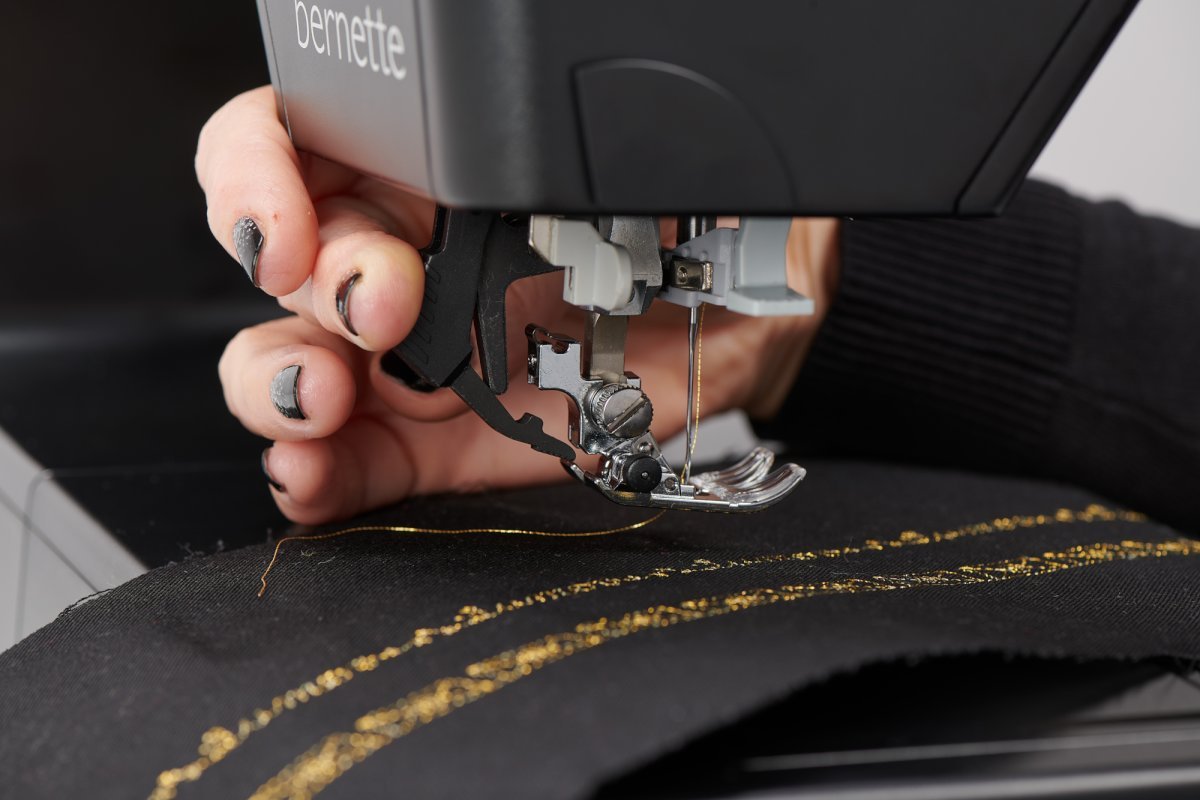 bernette b79 Dual Transport Stoffführung