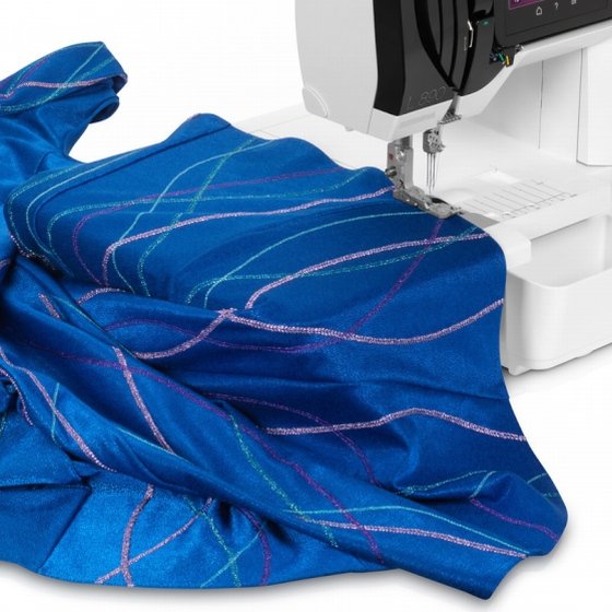 BERNINA L 890 – großzügiger Nähbereich