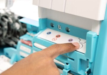 Bernette 68 Maker Airlock automatisches Einfädeln