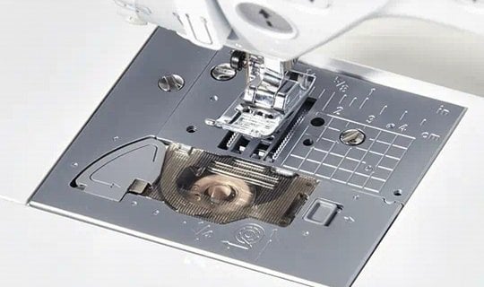 Brother Innov-is F410 Unterfaden-Schnellautomatik