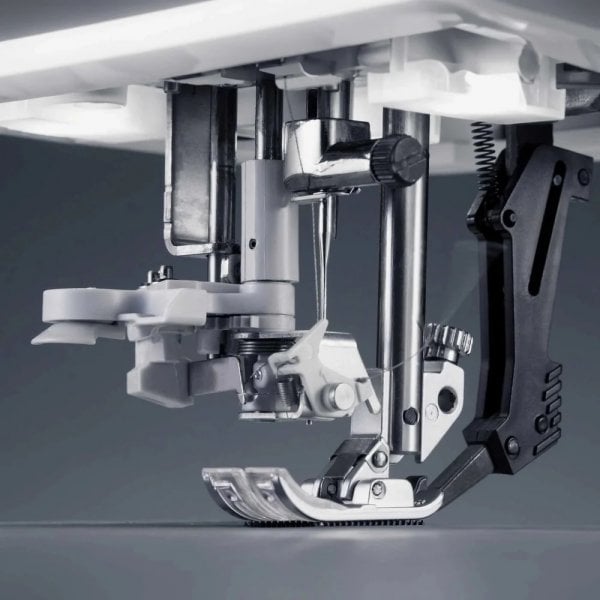 Pfaff Expression 715 Nadeleinfädler