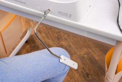 Janome Skyline Justierbarer Kniehebel