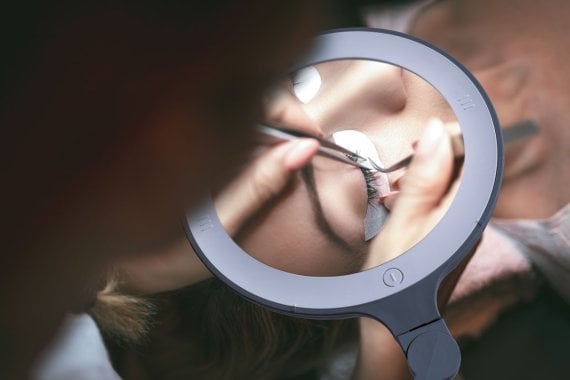 Daylight IQ Lupenleuchte 3D mit Schwenkarmlinse