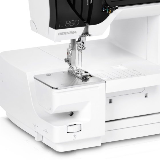 BERNINA L 890 – Freiarm