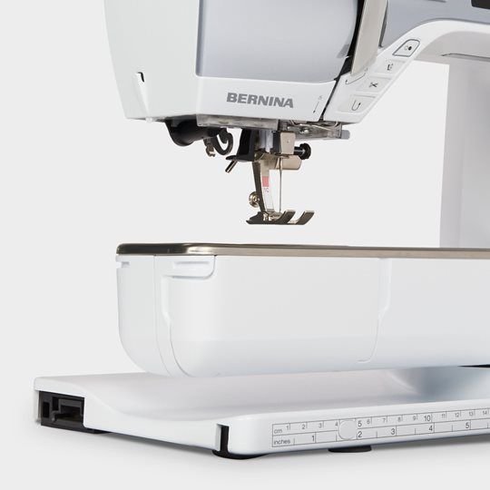 BERNINA 570 QE Freiarm