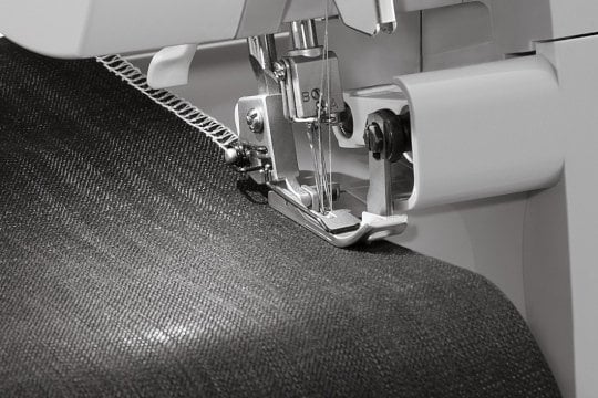 SINGER Heavy Duty 854 LED-Beleuchtung