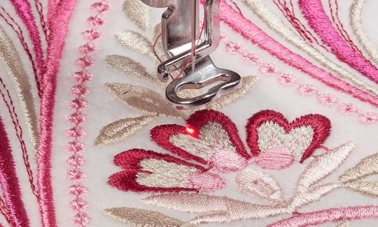 LED Pointer Stickmaschine Brother V3